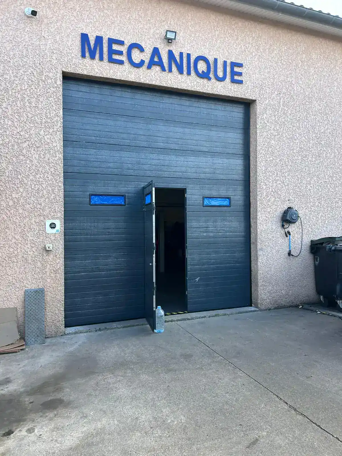 Réparation porte sectionnelle à Montpellier