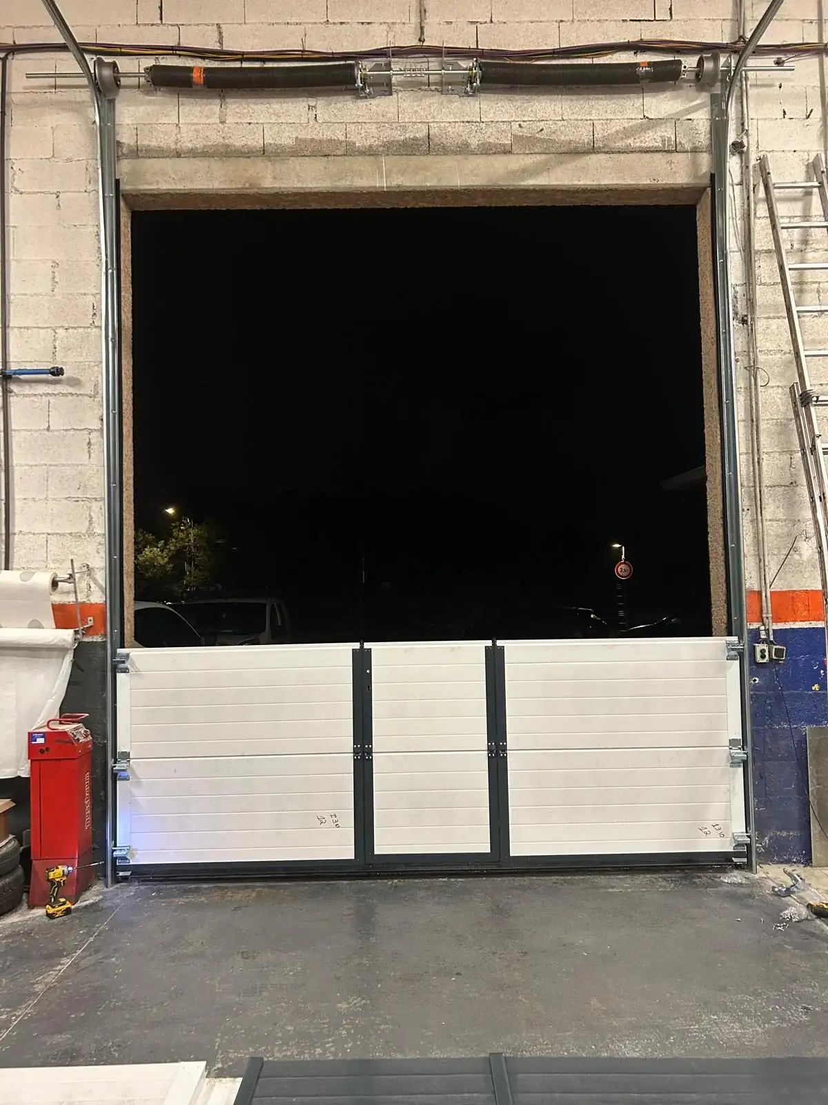Porte sectionnelle industrielle à Montpellier